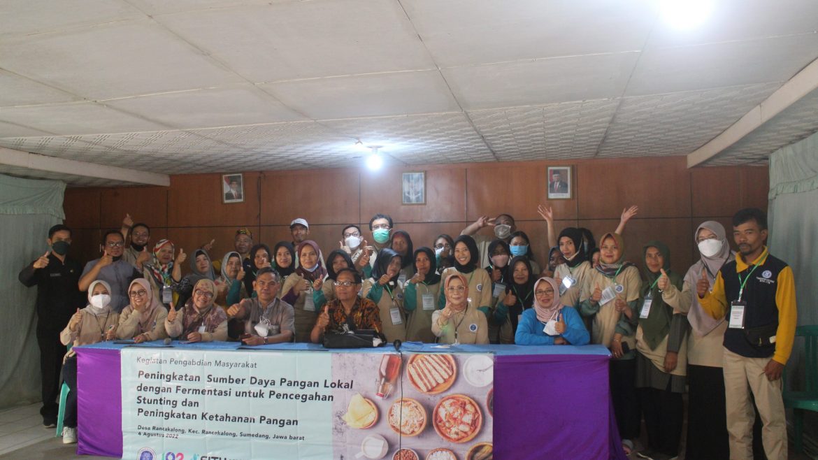 Pelatihan Pembuatan Makanan Fermentasi Sebagai Langkah Pencegahan Stunting Di Desa Rancakalong, Sumedang, Jawa Barat